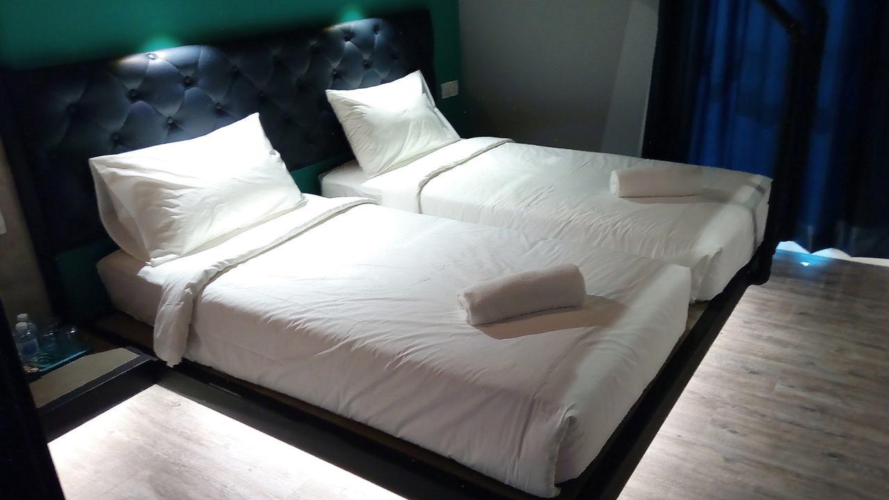 Tube Hotel Klebang Melaka Zimmer foto