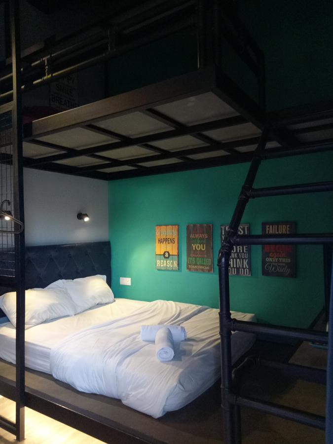 Tube Hotel Klebang Melaka Exterior foto