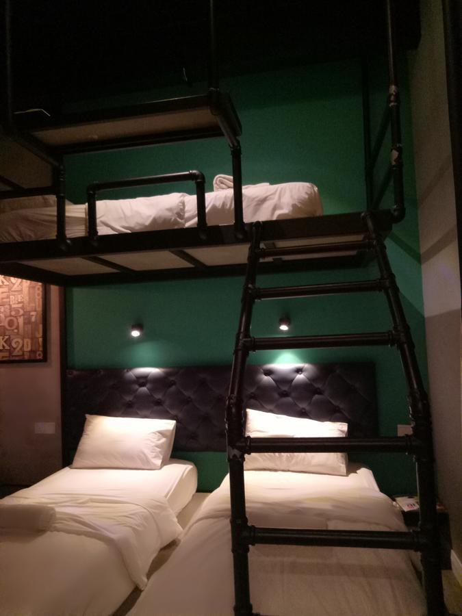 Tube Hotel Klebang Melaka Exterior foto