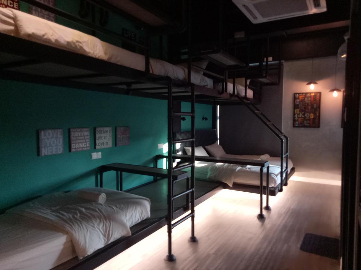 Tube Hotel Klebang Melaka Exterior foto